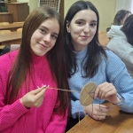 Майстер-клас «З’єднані нитками гідності» до Дня Гідності та Свободи